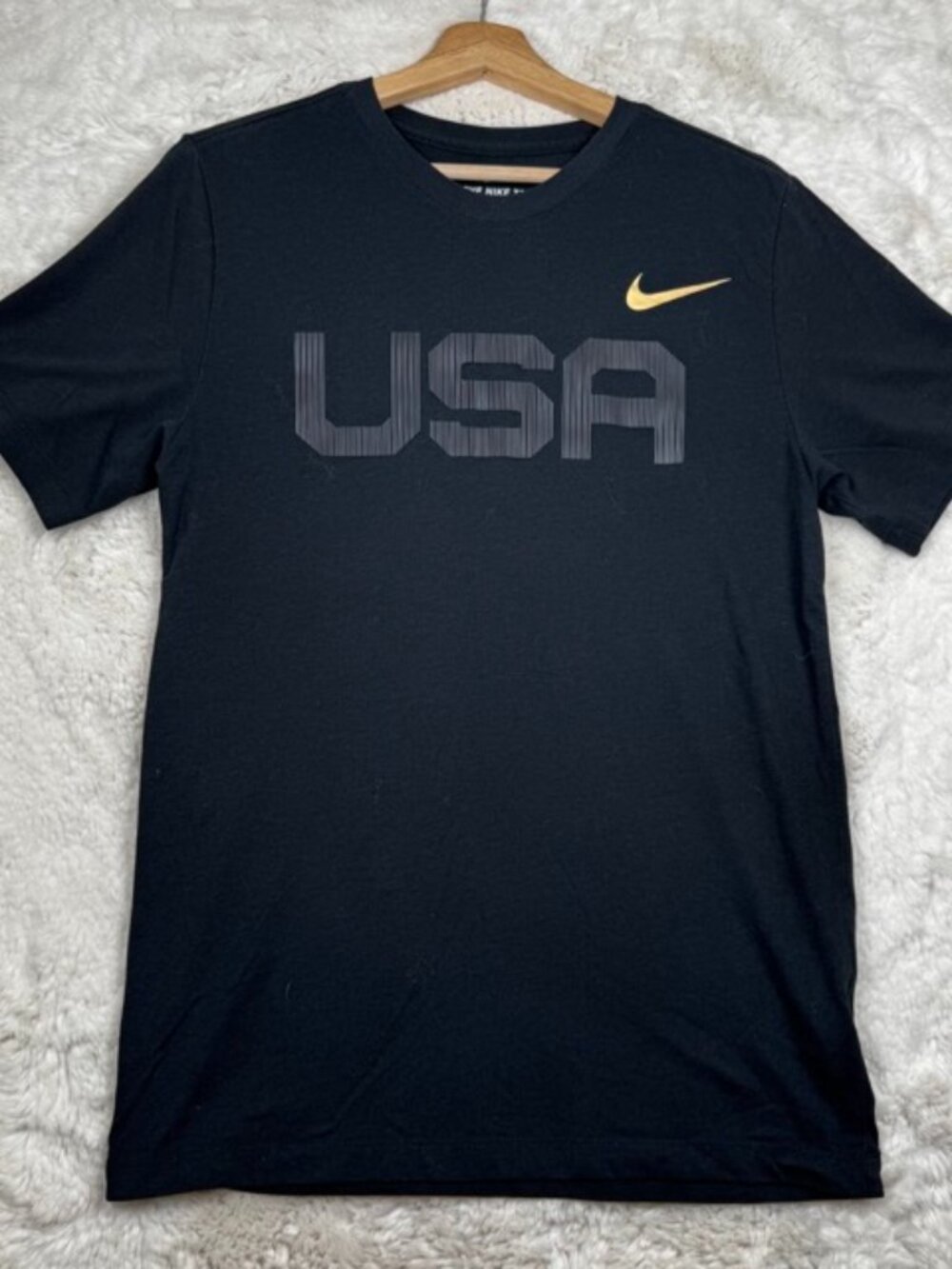 Nike Team USA Olympic Reveal Tri-Blend T-Shirt Gold Swoosh CN1427-010 Mens Small